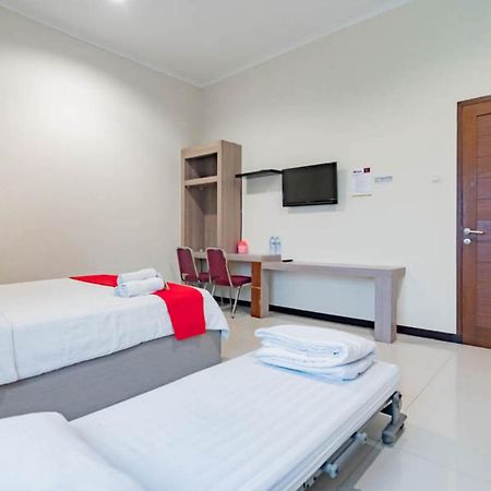 Hotel Reddoorz Near Lembang Park & Zoo 2 Esterno foto