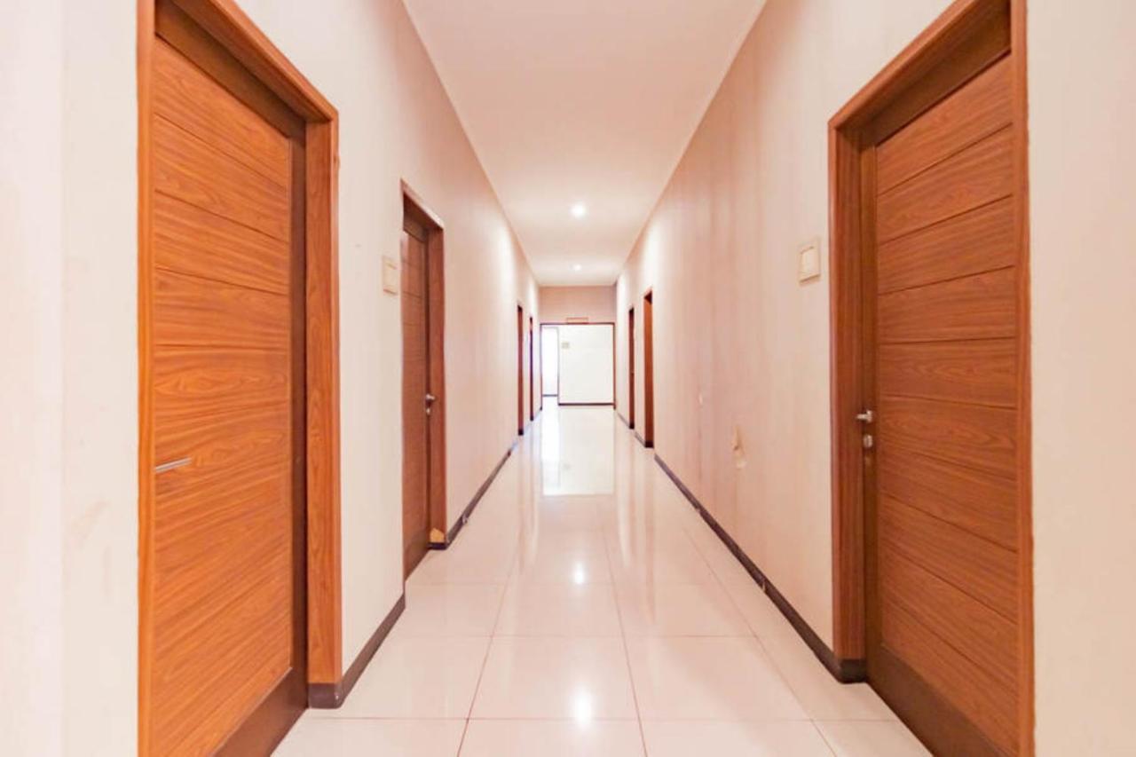 Hotel Reddoorz Near Lembang Park & Zoo 2 Esterno foto