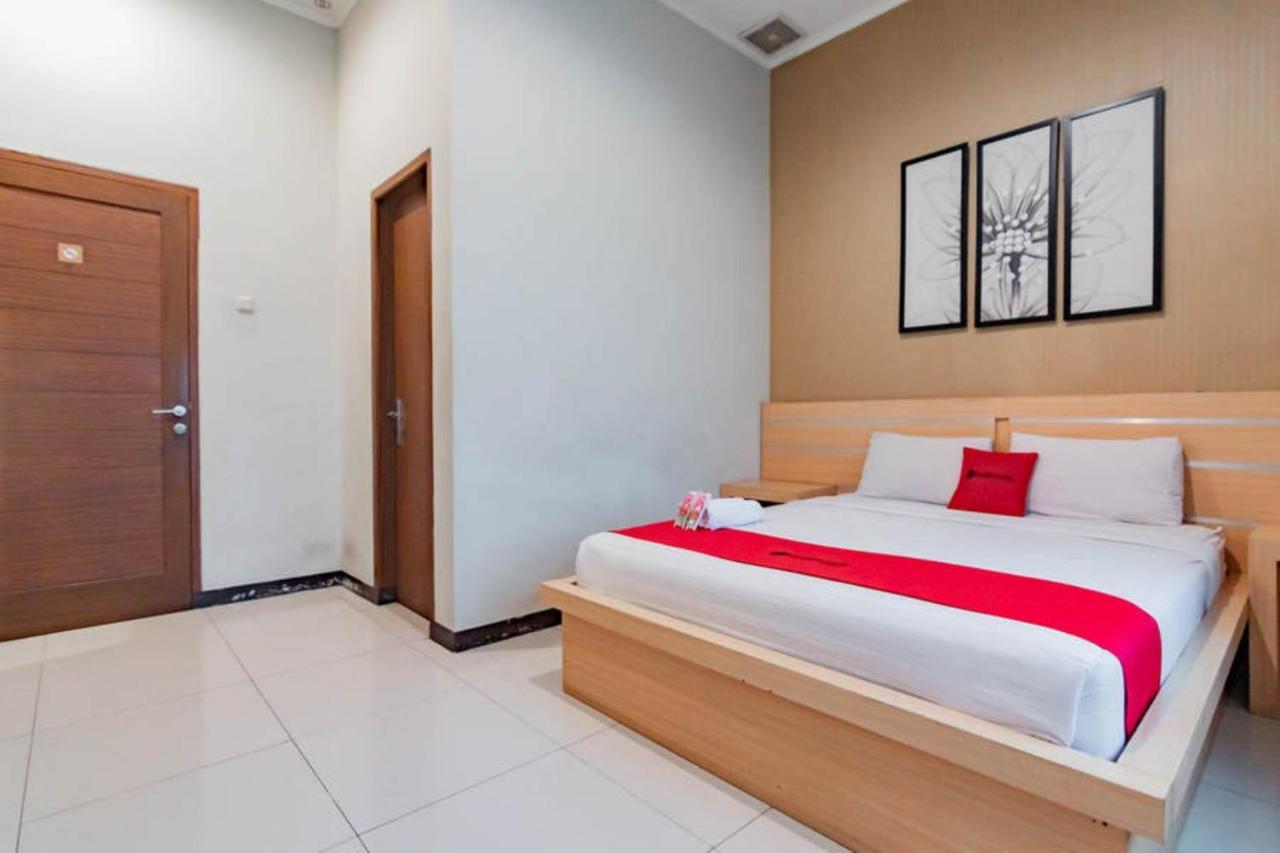 Hotel Reddoorz Near Lembang Park & Zoo 2 Esterno foto