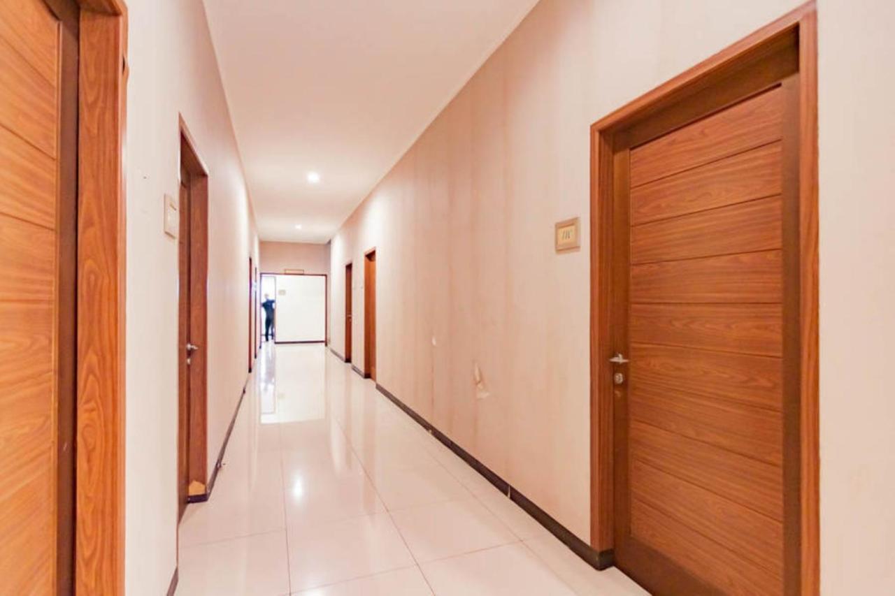 Hotel Reddoorz Near Lembang Park & Zoo 2 Esterno foto