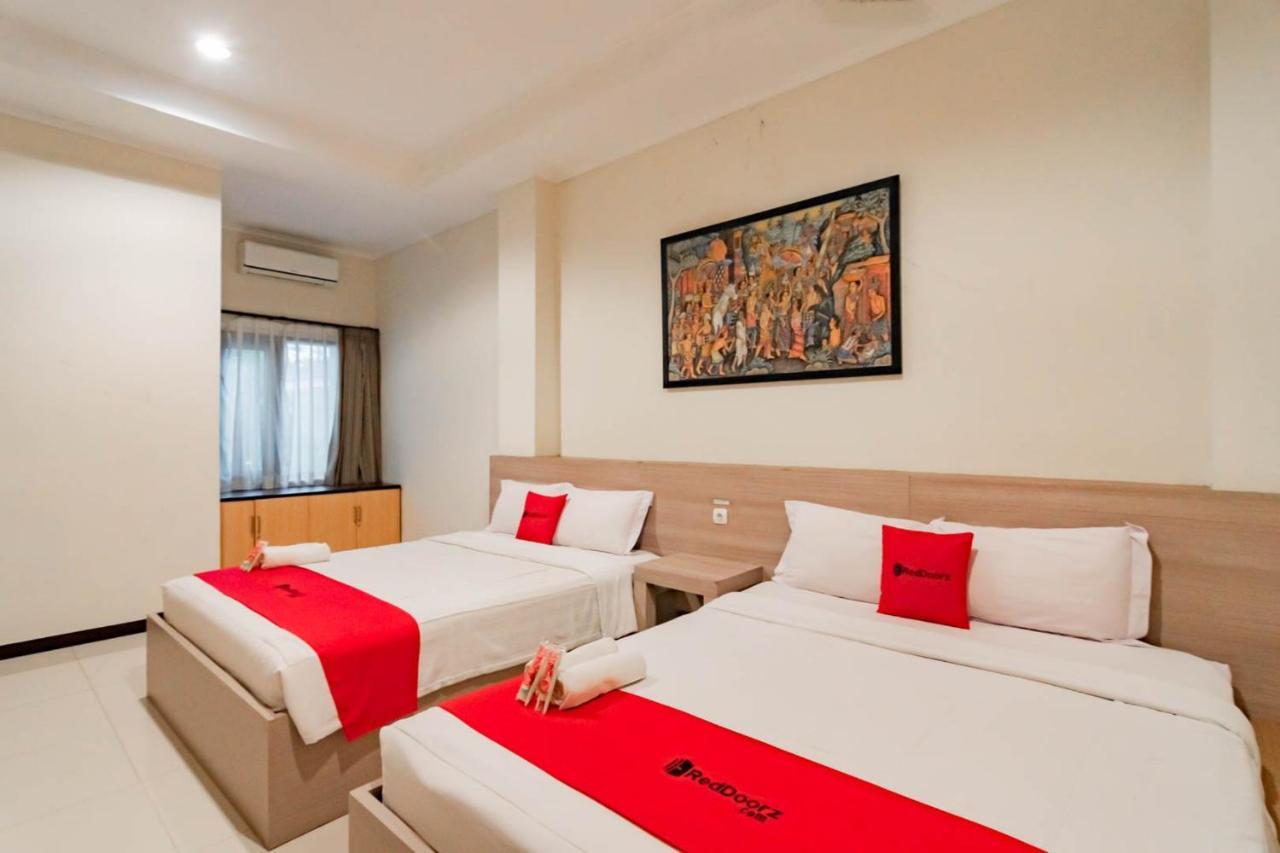 Hotel Reddoorz Near Lembang Park & Zoo 2 Esterno foto