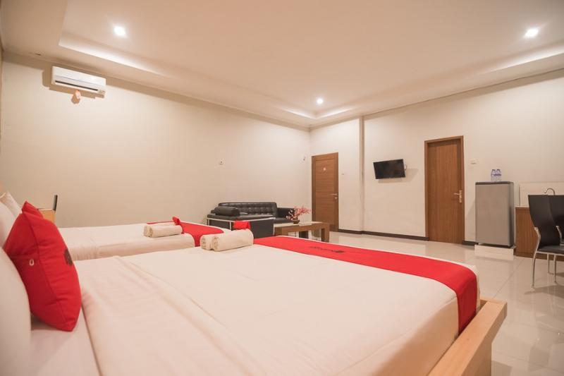 Hotel Reddoorz Near Lembang Park & Zoo 2 Esterno foto